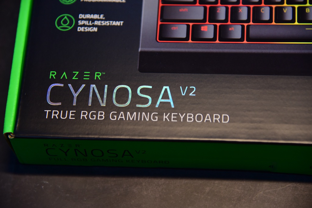 razer雷蛇萨诺狼蛛v2幻彩背光,游戏膜测评安卓