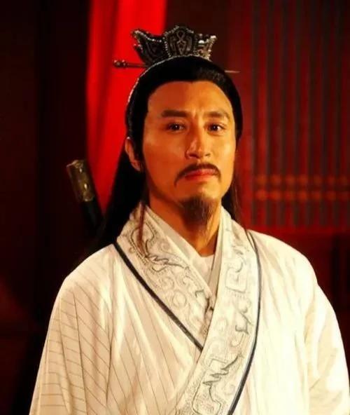 李白一辈子没怎么工作过，整日游山玩水，他的钱从哪儿来？