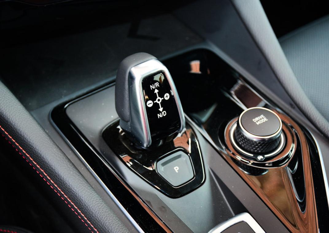 年轻人的市区小钢炮，油冷7DCT，14万就带180马力，终身质保