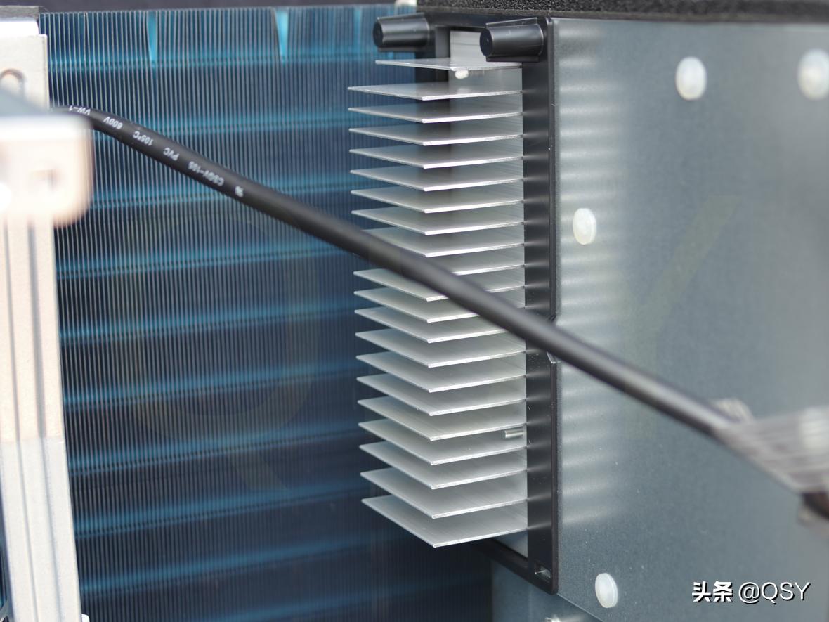 拆大金空调E-MAX5J系列1.5匹新三级体积小静音好