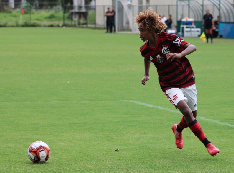 打到自闭！弗拉门戈女足56-0狂虐格雷米奥