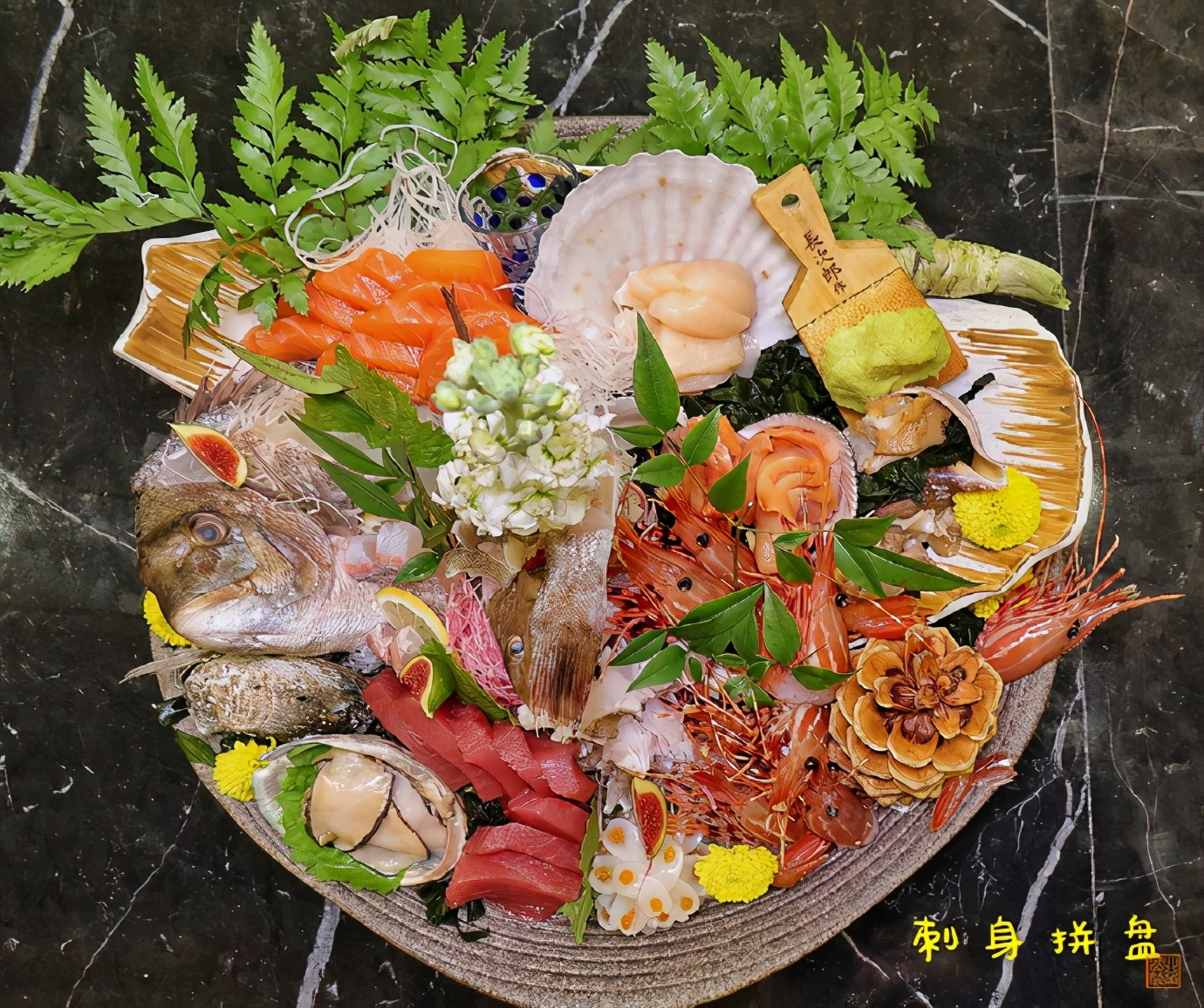 不能飞去巴黎伦敦,不如到大连喂鸽子,赏海景吃海鲜