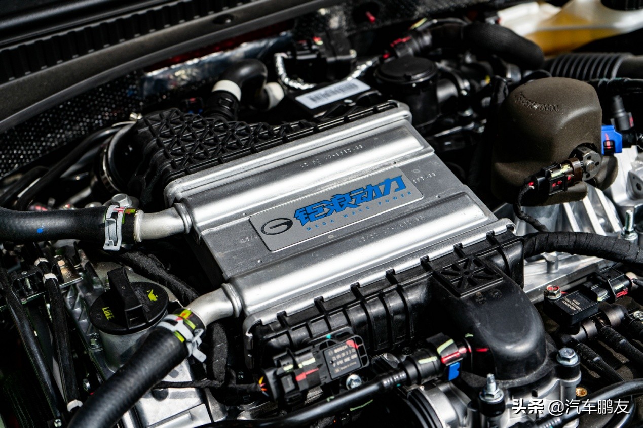 广汽传祺影豹j15和j16区别,广汽传祺影豹2022款新车报价