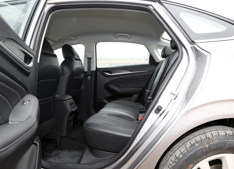 长安逸动1.4尊贵版车主真实感受,长安逸动1.4旗舰版落地