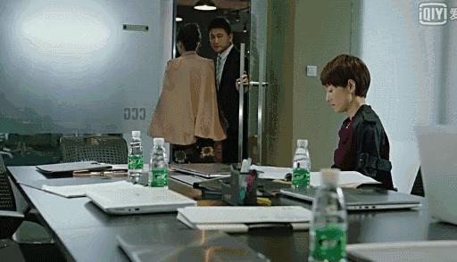 17岁成名19岁生子，用300本书影响一代人的师太，到底是怎样的人