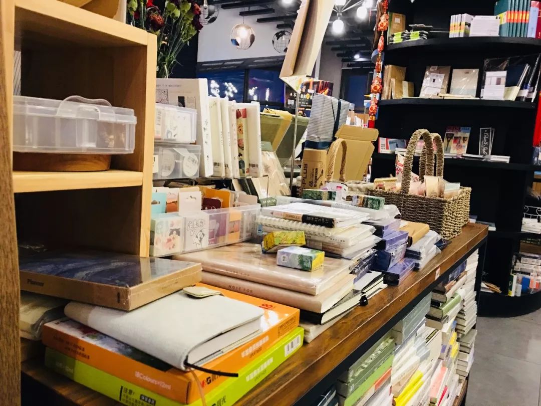 岳阳往东,连接新老城区的天伦城如今风光不再?