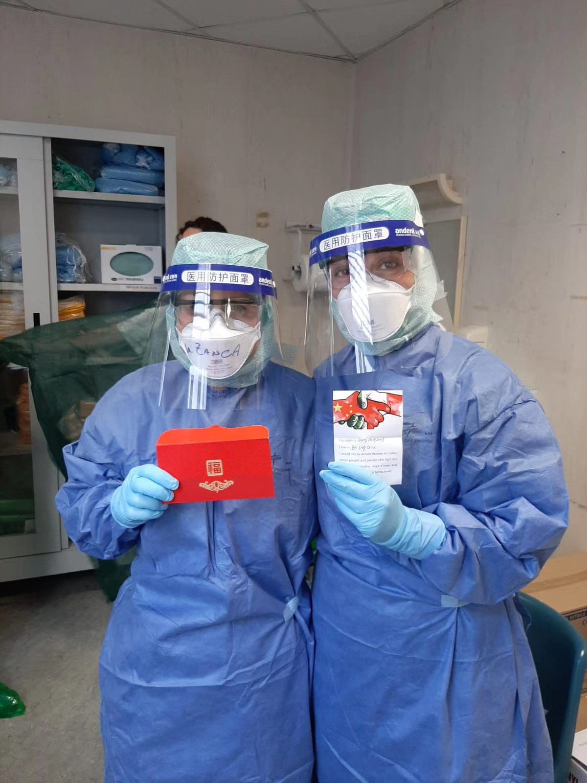 捐物流、包飞机、一个人托运100多件行李,意大利华人先顾祖国,又救他乡,两个家都要管