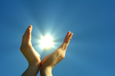 每个人心中都有一个谎言,人生就是不断的相信谎言