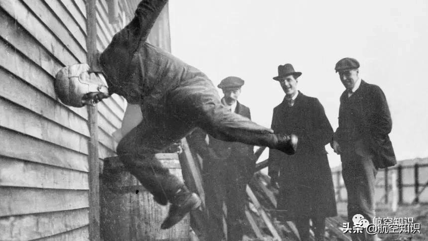 歼20的头盔显示器,歼20飞行员头盔多少钱