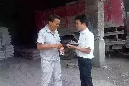 感动自己和感动别人哪个更难,感动别人就要感动自己