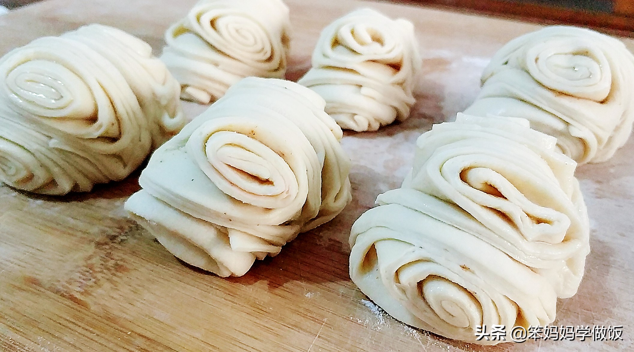 花卷新做法双手一卷酥脆又松软,怎样做花卷又好看又简单