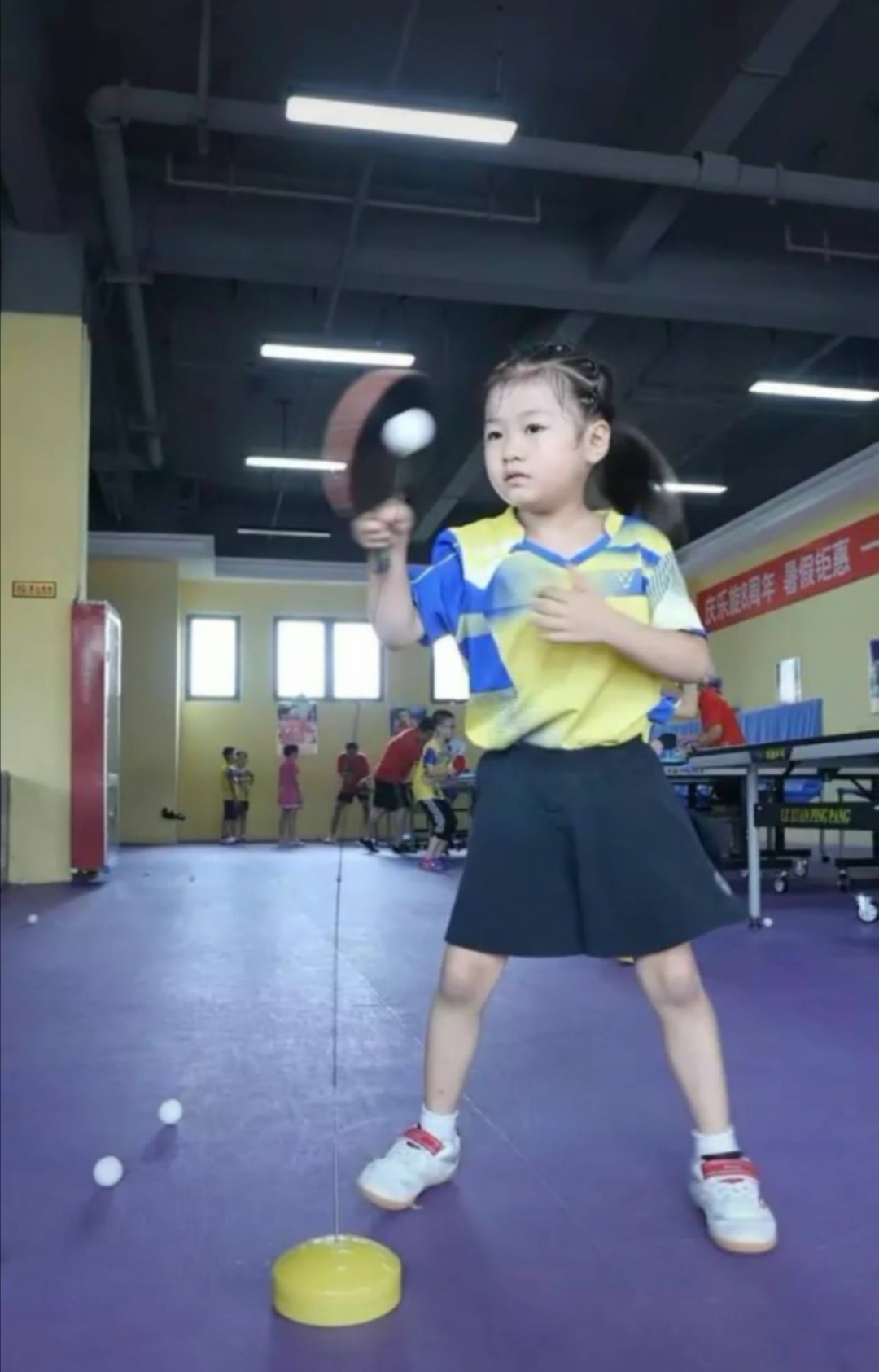 小依依乒乓选手,乒乓小依依抖音