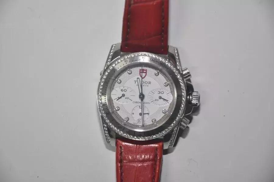 原价1030万、估价800万、起拍720万副厅长的表引发关注