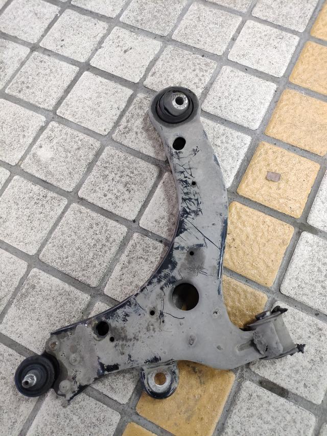 别克君威100公里刹车测试,别克君威刹车盘磨损严重