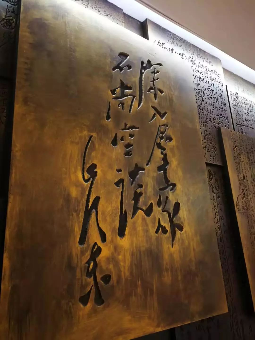 *安门天**向西2000米,有个地方叫国社