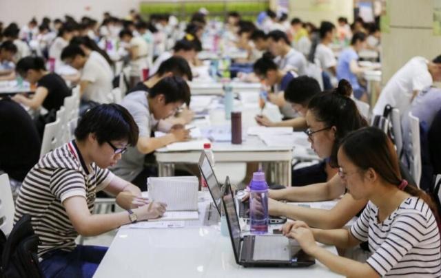 兼职的那些坑你踩过吗,大学生在校内做兼职需要避的坑