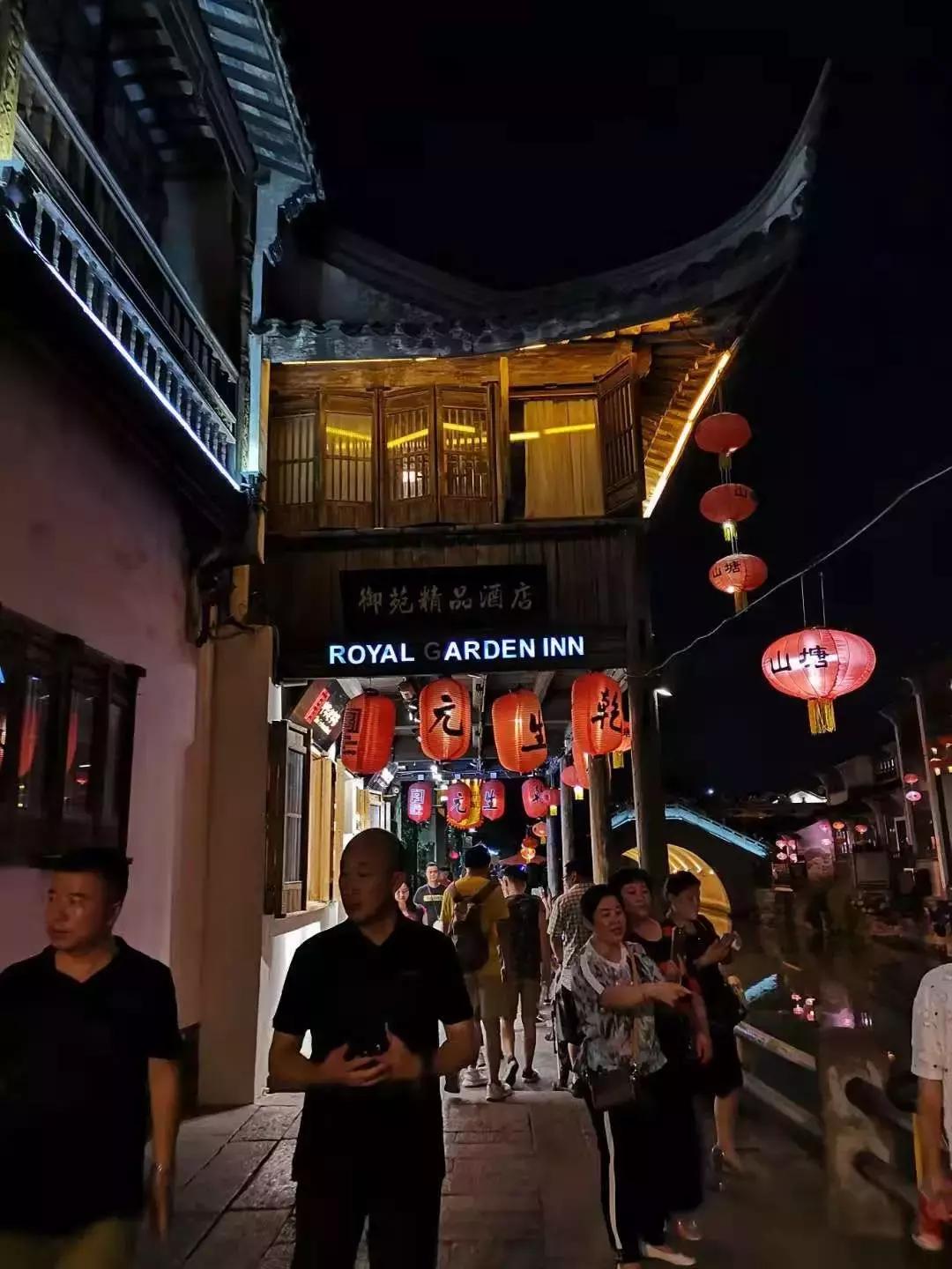 发小份子钱应该随大流吗,发小结婚份子钱是转账还是当面给