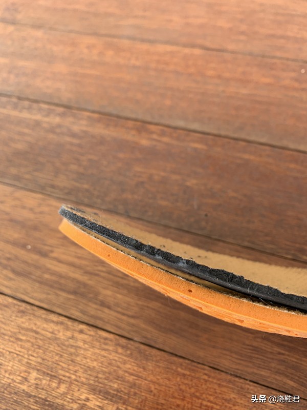 红翼875和添柏岚大黄靴选哪个,添柏岚马丁靴如何确定经典款