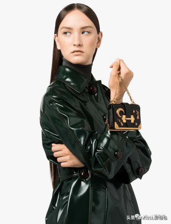 第18只包｜PradaCahier：不只是穿Prada的女王，更是你的月光宝盒