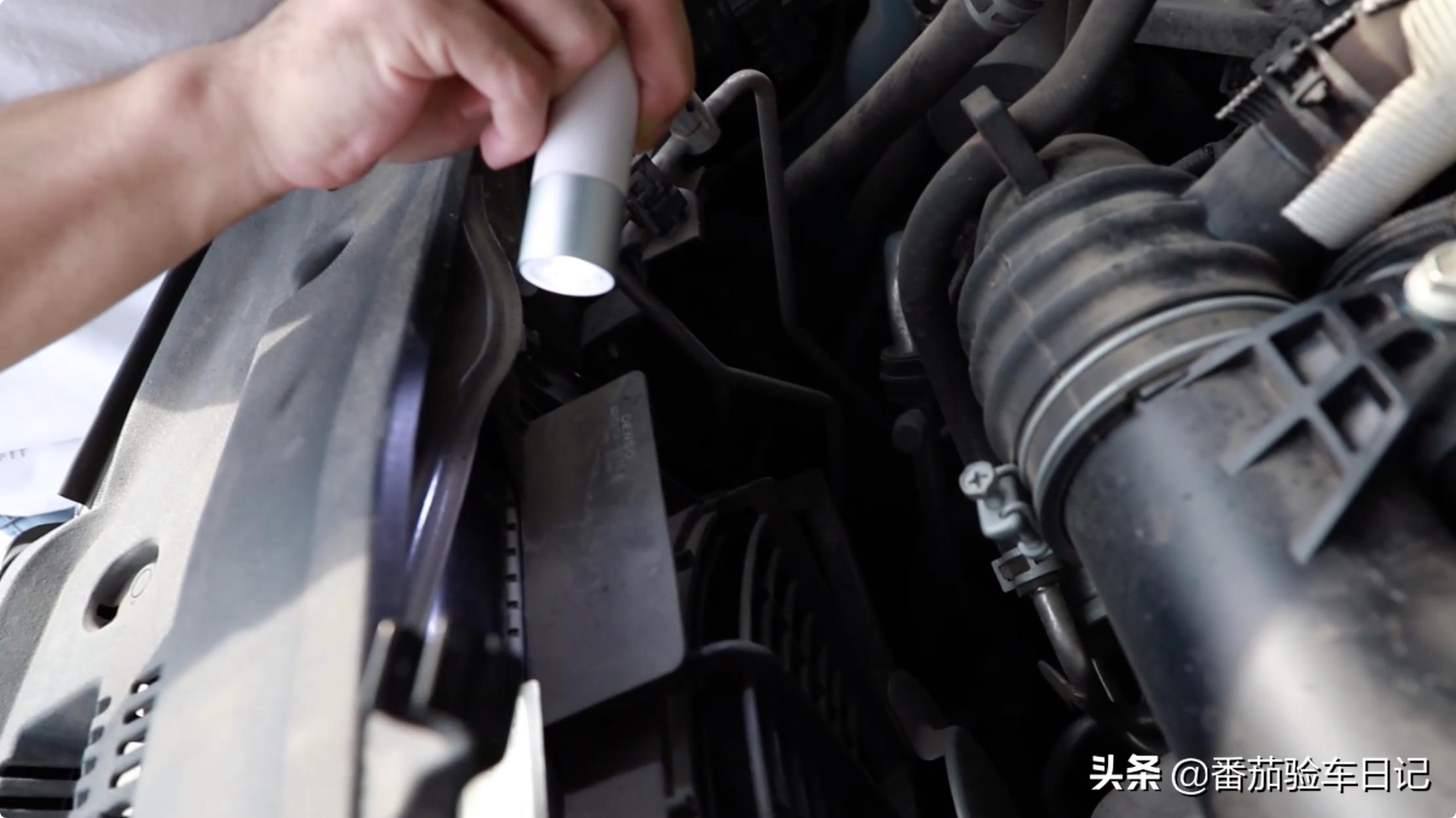 帮客户检测不到两年的丰田汉兰达，价格略高但是车况很值