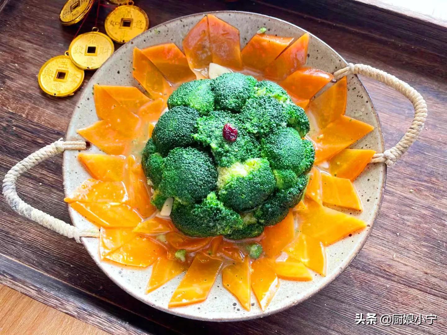 年夜饭西兰花招财,年夜饭必备的家常菜西兰花酿虾滑