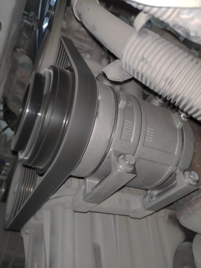 汽车发动机抱死是什么原因造成的,汽车发生抱死状态有哪几种原因