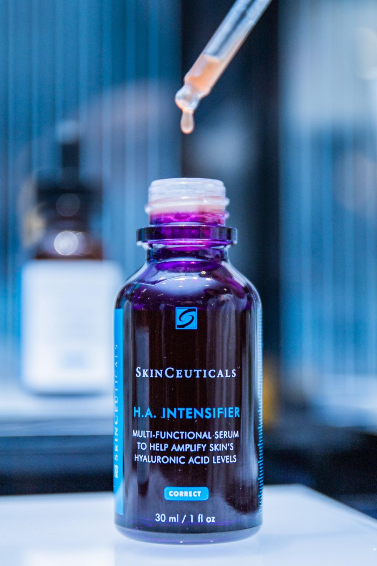 魔法城堡的女生,魔法城堡里的女孩