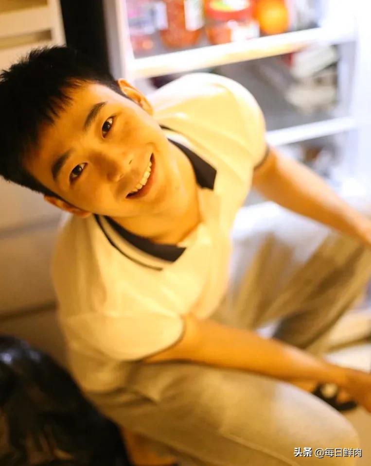 留学澳洲的肌肉天菜，你肯定也用他照片当过头像！