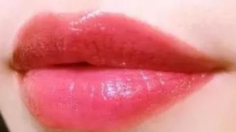 YSL年底又出新口红，玫瑰浆果色超性感，难怪直男见了都喜欢呢！