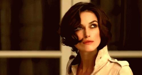 在家也穿正装,在家也天天穿校服