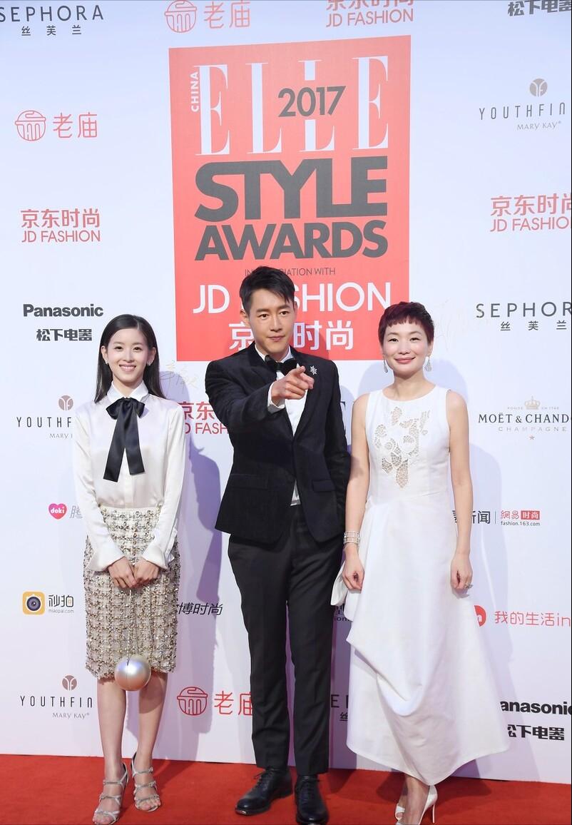 章泽天晒近照清新可爱感慨心态,章泽天近照暴瘦