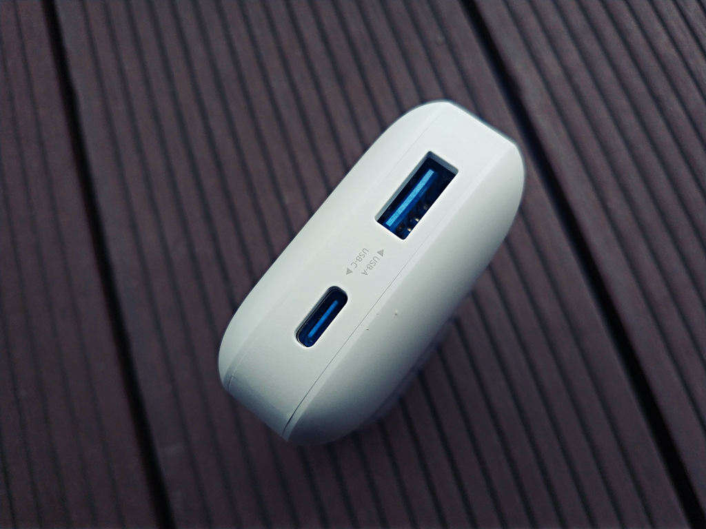 爱国者aigo充电宝,aigo爱国者充电宝拆解