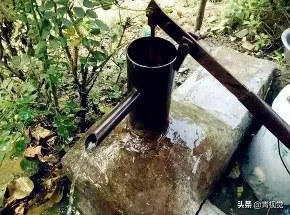 乡村记忆|院子里的那座压井