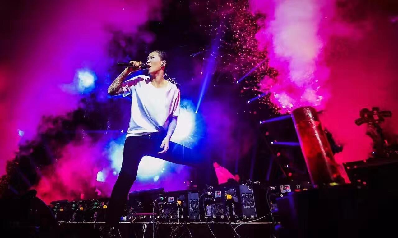 billieeilish晚会,billieeilish演唱会bts