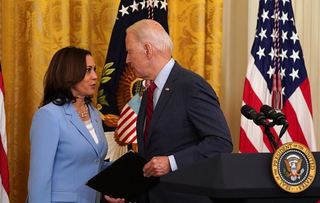 拜登出丑最新场面,新闻资讯乔拜登