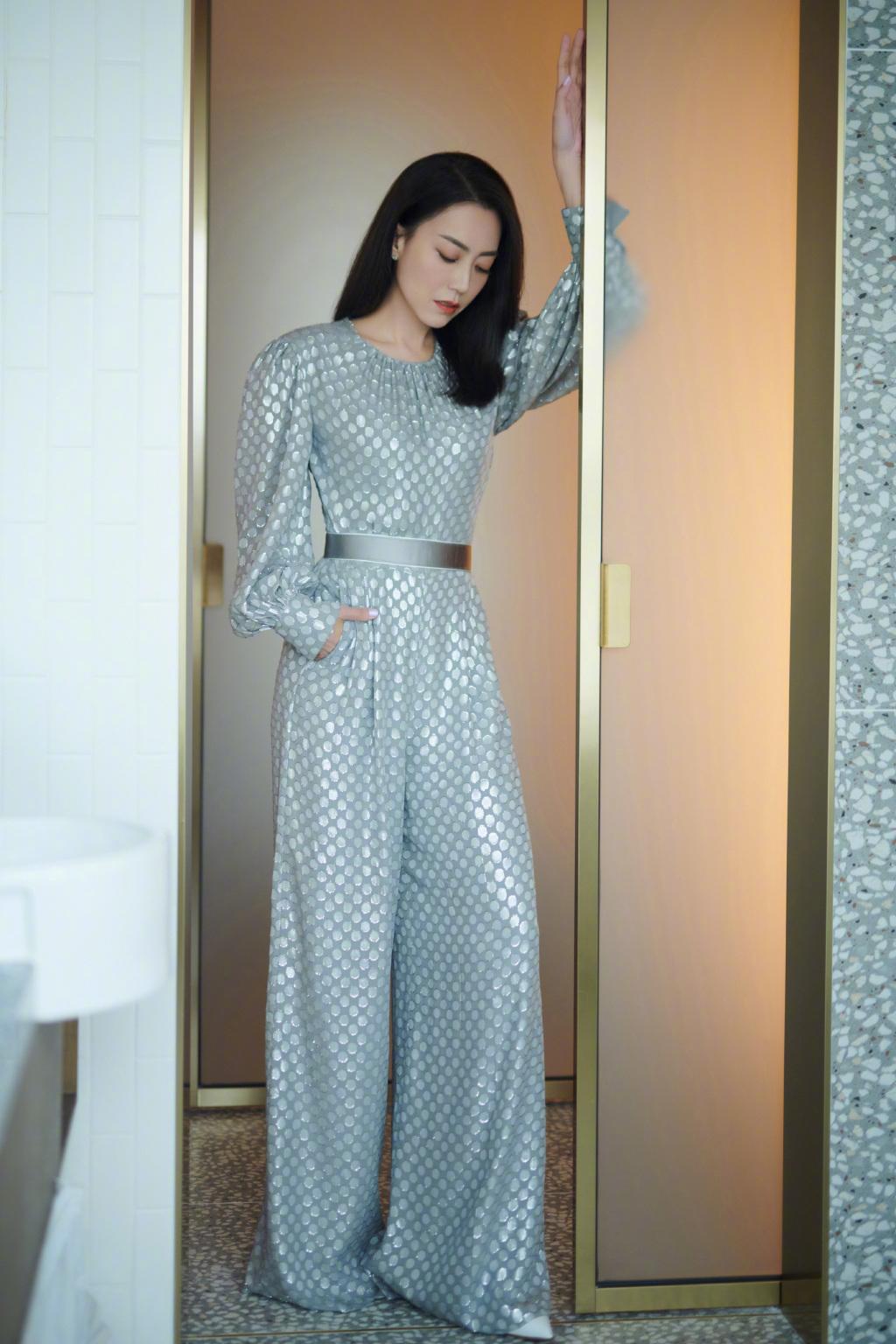 霍汶希出街穿搭,霍汶希同款穿搭风格推荐