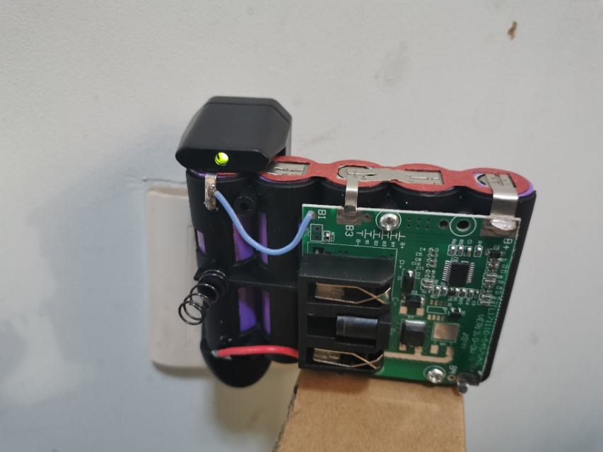 手电钻锂电池过充了怎么办,手电钻电池饿死了怎么恢复充电