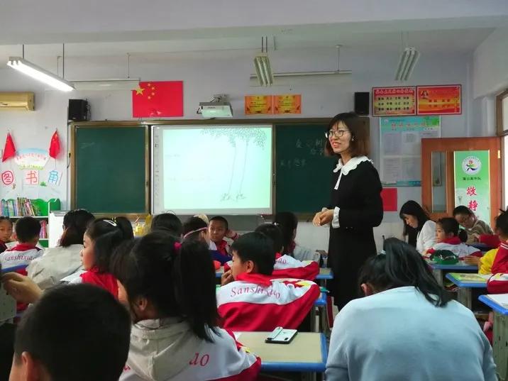 以爱育人温暖童心,以爱育人暖童心