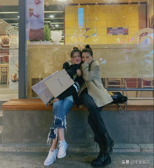 宋祖儿林允生日快乐大本营,宋祖儿林允机场秀闺蜜情