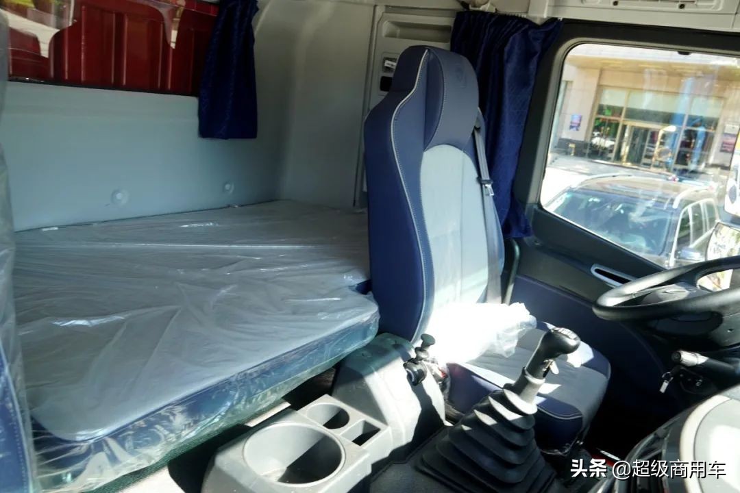 前桥打孔福康国*4六**40马力欧曼EST8x4高栏载货车