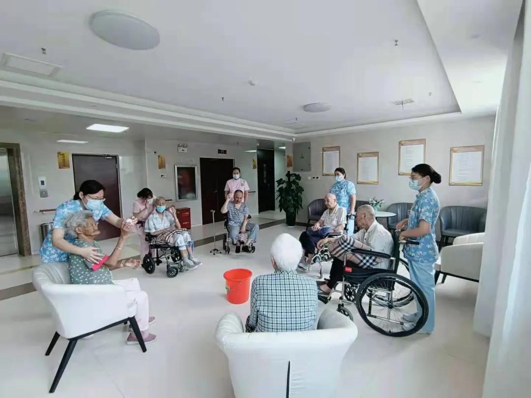 别样的七夕——开封市人民医院医养中心