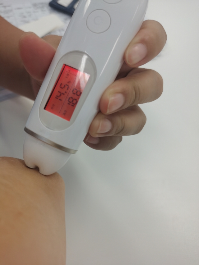 雅诗兰黛第七代小棕瓶评测,雅诗兰黛小棕瓶测评图