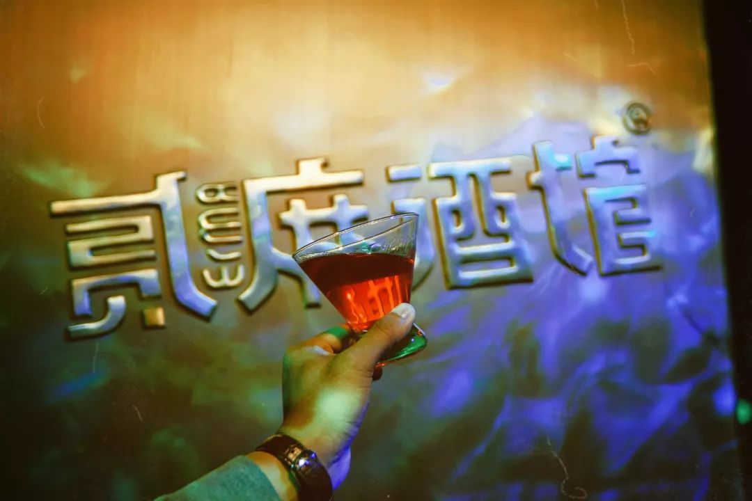 火遍成都的贰麻酒馆,成都贰麻酒馆为什么那么火