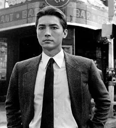 王祖贤喜欢尊龙到什么程度 (尊龙有没有和王祖贤在一起)