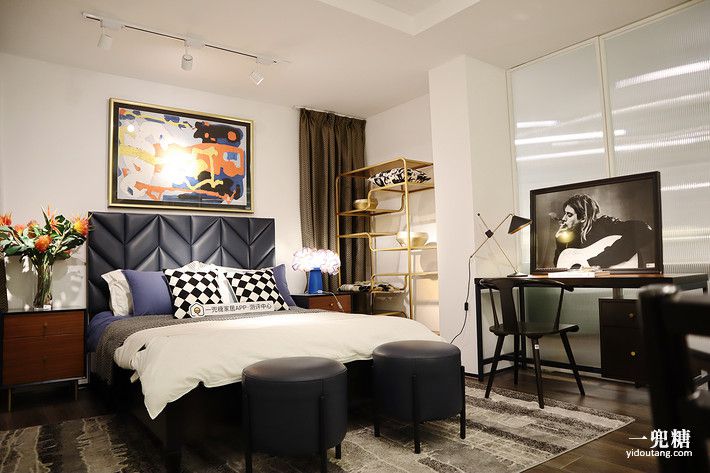 美式轻奢实木床主卧1.8米双人大床,美式实木床现代简约白色1.8米大床