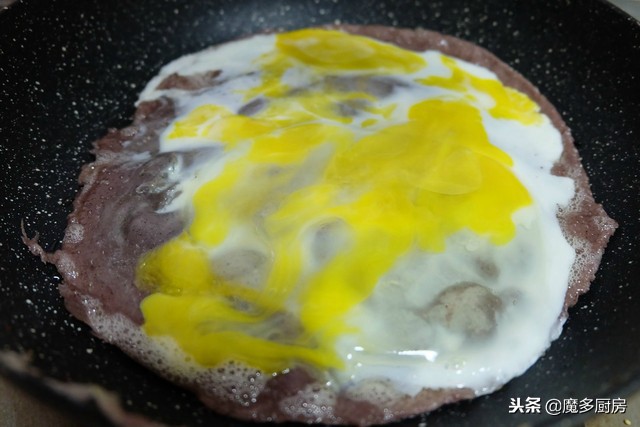 教你煎饼果子的做法,色香味俱全的煎饼果子