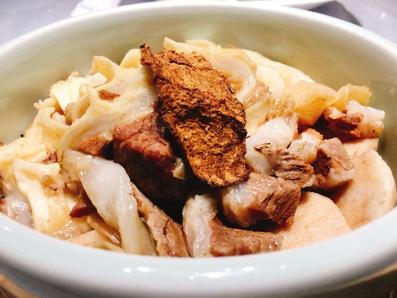 一边写一边流口水,红谷滩这些店可要好好的啊,脱下口罩我就来