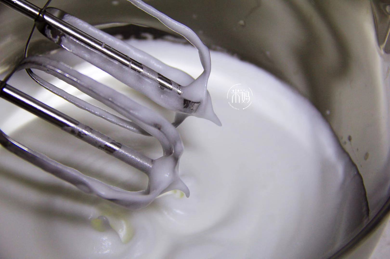 6-12岁儿童自己做蛋糕2个鸡蛋,蛋糕怎么做好吃只用牛奶不用面粉