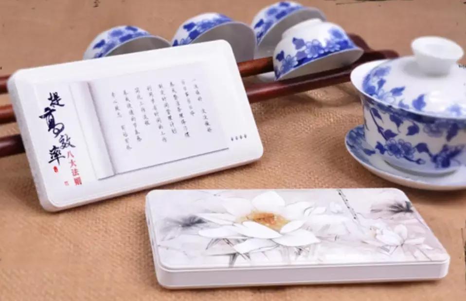 便携式充电宝好看实用容量大,便携高颜值大容量充电宝推荐