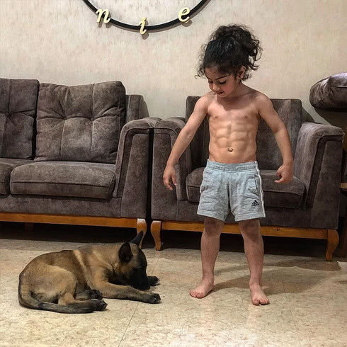 伊朗6岁足球神童阿拉特的肌肉,伊朗足球小男孩训练